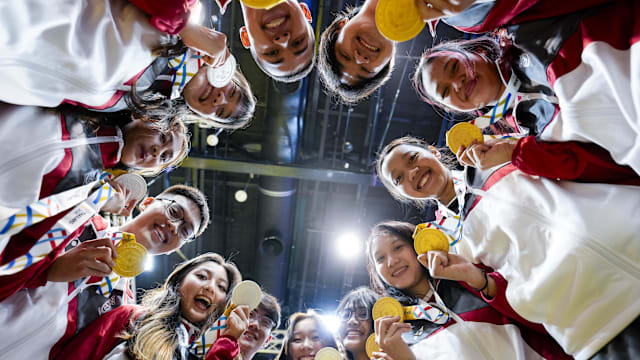 库里半场10中5轰16分4板，帮助勇士占据上风（库里半场10投5中砍16分4篮板，助勇士占先机）