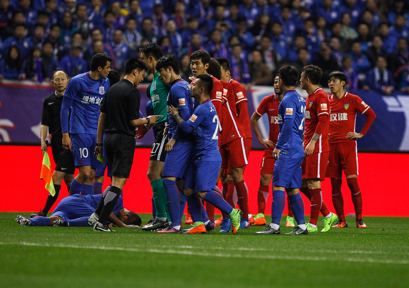 巴萨公布欧冠首发11人阵容迎战法兰克福（巴萨官宣欧冠战法兰克福首发11人名单）