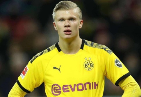 继伊尔马兹之后，奥斯梅恩是第二位欧冠戴帽的加拉塔萨雷球员（奥斯梅恩继伊尔马兹之后，成为加拉塔萨雷欧冠第二位上演帽子戏法的球员）